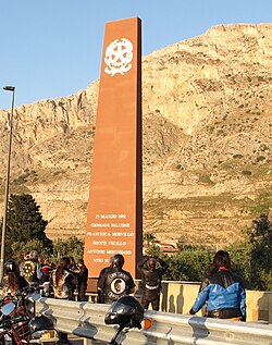 Monumento erigido en memoria de Giovanni Falcone en Capaci