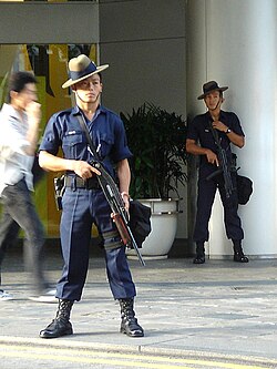 Miembros del contingente Gurkha de la Policía de Singapur