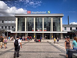 Estación central de Dortmund con un tren ICE