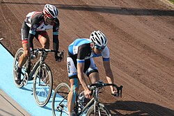 Sep Vanmarcke y Fabian Cancellara en el velódromo de Roubaix